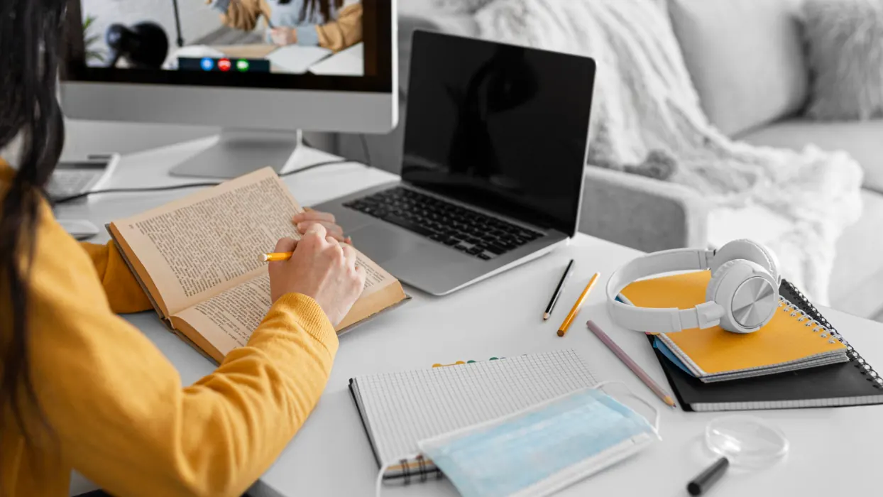 How to Earn a Liberal Studies Degree with a Teaching Credential Online