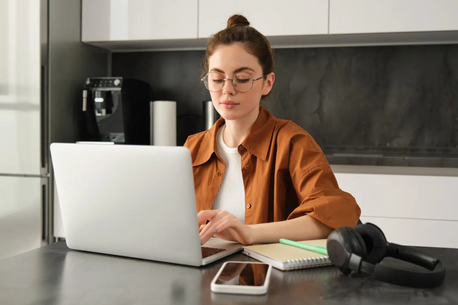 How to Earn Your Bachelor’s Degree in Supply Chain Management Online
