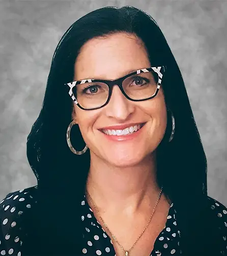 Portrait of Shannon Hunt